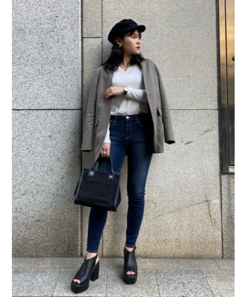 AZUL by moussy（アズールバイマウジー）の「HEART NECK RIB TOPS/ハートネックリブトップス（Tシャツ/カットソー・レディース・オフホワイト/ブラック/ライム・MEDIUM/SMALL）」の7枚目の写真