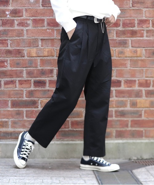 MinoriTY(マイノリティ)の「2タックテーパードワイドパンツ【MinoriTY × WEARISTA Mr.SZK(ミスタースズキ)コラボ】(スラックス・メンズ・ブラック/ベージュ/グリーン・M/L)」の4枚目の写真