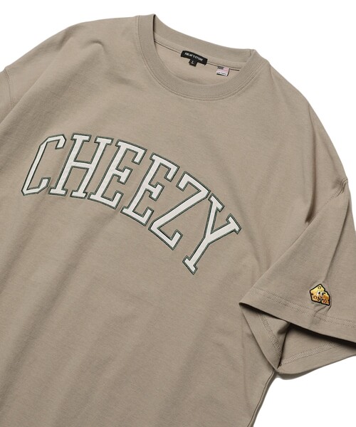 FREAK'S STORE（フリークスストア）の「WEB限定 カレッジロゴ 刺繍デザインTシャツ/CHEEZY（Tシャツ/カットソー・メンズ・ホワイト/ブラック/ベージュ/サックスブルー/ピンク・SMALL/MEDIUM/LARGE）」の4枚目の写真