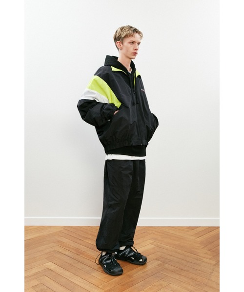 VIVASTUDIO（ビバスタジオ）の「TRACK JACKET（ブルゾン・メンズ・チャコール/ブラック・MEDIUM/LARGE）」の4枚目の写真