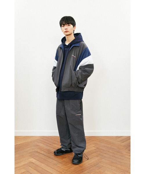 VIVASTUDIO（ビバスタジオ）の「TRACK JACKET（ブルゾン・メンズ・チャコール/ブラック・MEDIUM/LARGE）」の22枚目の写真