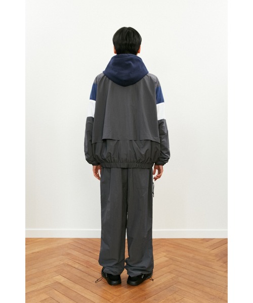 VIVASTUDIO（ビバスタジオ）の「TRACK JACKET（ブルゾン・メンズ・チャコール/ブラック・MEDIUM/LARGE）」の7枚目の写真