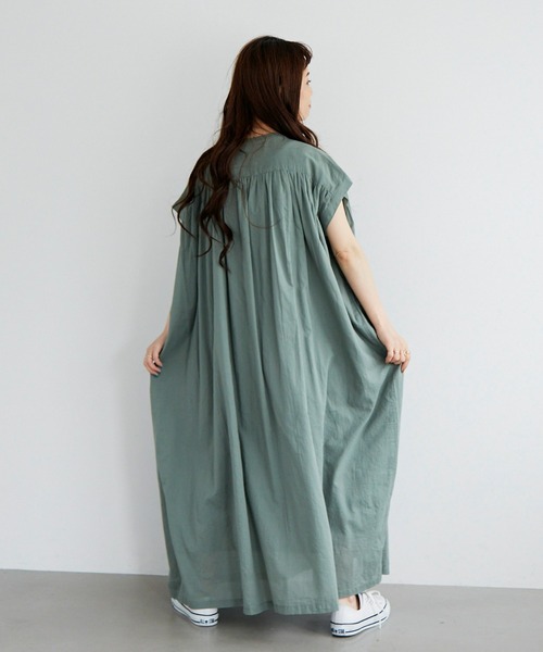 Libra Cue（リブラ キュー）の「コットンボイルノースリーブワンピース（ワンピース・レディース・ブラック/ベージュ/カーキ/ブルー/アイボリー・FREE）」の14枚目の写真