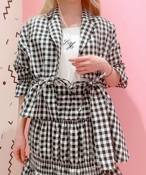 lilLilly（リルリリー）の「アシンメトリーフリルジャケット