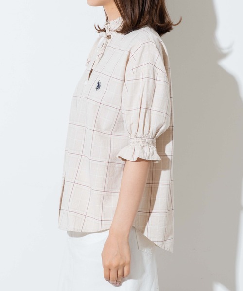 U.S. POLO ASSN.(ユーエスポロアッスン)の「∴WEGO/U.S.POLO ASSN.別注スタンドフリルブラウス(シャツ/ブラウス・レディース・ホワイト/ベージュ系その他2・FREE)」の5枚目の写真