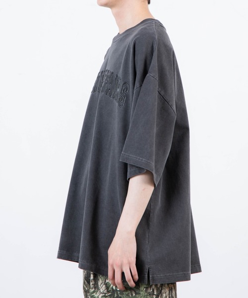 WEGO（ウィゴー）の「WEGO/スーパービックシルエットピグメントカレッジロゴ刺繍Tシャツ（Tシャツ/カットソー・メンズ・ブラック/パープル/イエロー/ダークグリーン/ブラウン・FREE）」の14枚目の写真