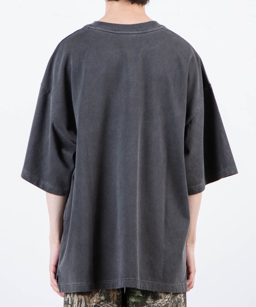 WEGO（ウィゴー）の「WEGO/スーパービックシルエットピグメントカレッジロゴ刺繍Tシャツ（Tシャツ/カットソー・メンズ・ブラック/パープル/イエロー/ダークグリーン/ブラウン・FREE）」の15枚目の写真