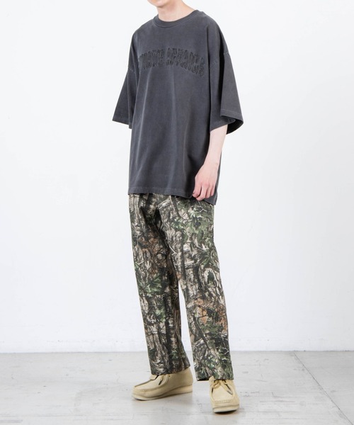 WEGO（ウィゴー）の「WEGO/スーパービックシルエットピグメントカレッジロゴ刺繍Tシャツ（Tシャツ/カットソー・メンズ・ブラック/パープル/イエロー/ダークグリーン/ブラウン・FREE）」の7枚目の写真