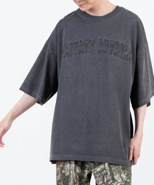 WEGO（ウィゴー）の「WEGO/スーパービックシルエットピグメントカレッジロゴ刺繍Tシャツ（Tシャツ/カットソー・メンズ・ブラック/パープル/イエロー/ダークグリーン/ブラウン・FREE）」の21枚目の写真