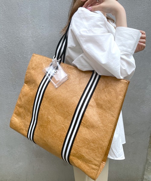 loti(ロティ)の「WEB限定 loti ラインハンドルトート(トートバッグ・レディース・ベージュ/オフホワイト・FREE)」の11枚目の写真