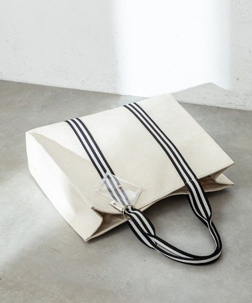 loti(ロティ)の「WEB限定 loti ラインハンドルトート(トートバッグ・レディース・ベージュ/オフホワイト・FREE)」の16枚目の写真