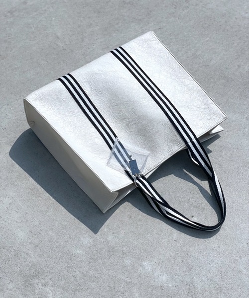 loti(ロティ)の「WEB限定 loti ラインハンドルトート(トートバッグ・レディース・ベージュ/オフホワイト・FREE)」の20枚目の写真