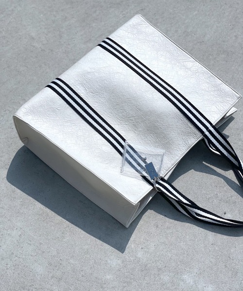 loti(ロティ)の「WEB限定 loti ラインハンドルトート(トートバッグ・レディース・ベージュ/オフホワイト・FREE)」の21枚目の写真