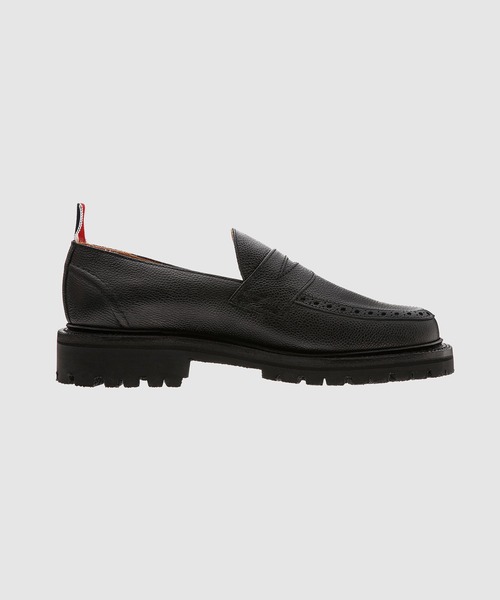 THOM BROWNE（トムブラウン）の「CLASSIC PENNY LOAFER W/ RUBBER COMMANDO SOLE IN PEBBLE GRAIN LEATHER（ローファー・メンズ・ブラック/グレー・8/10/9）」の3枚目の写真