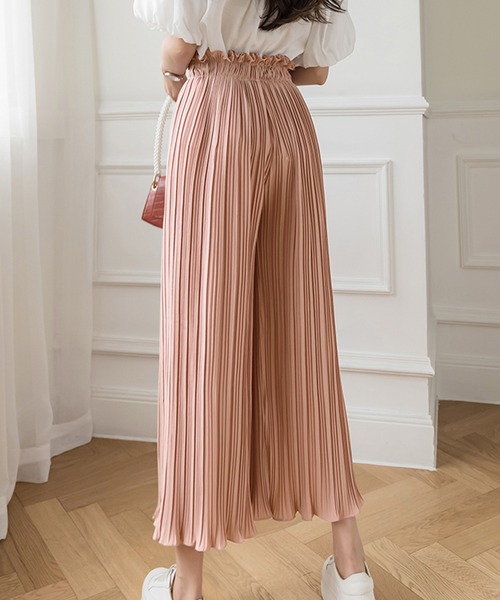 Grandeir（グランディール）の「ハイウエスト プリーツ フレアパンツ（その他パンツ・レディース・ブラック/グレー/ピンク/モカ・M）」の6枚目の写真