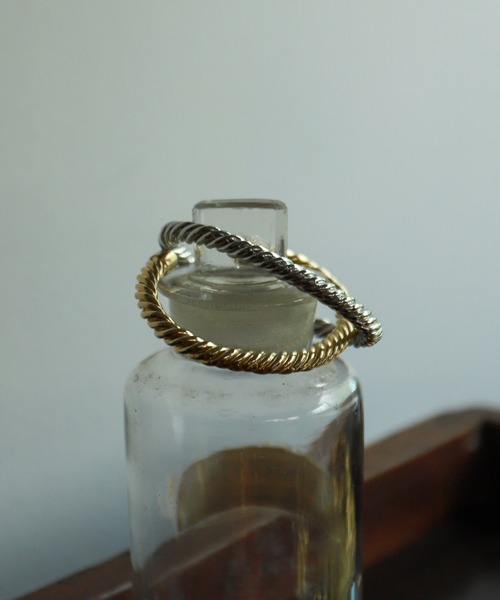 rapiecage（ラピエサージュ）の「ツイストキャストCバングル（バングル/リストバンド・レディース・シルバー/ゴールド・FREE）」の4枚目の写真