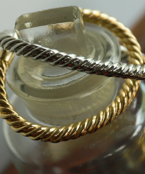 rapiecage（ラピエサージュ）の「ツイストキャストCバングル（バングル/リストバンド・レディース・シルバー/ゴールド・FREE）」の5枚目の写真