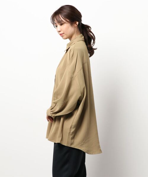 coca(coca)(コカ)の「とろみドルマンシャツ(シャツ/ブラウス・レディース・ホワイト/ブラック/カーキ・M/L)」の5枚目の写真