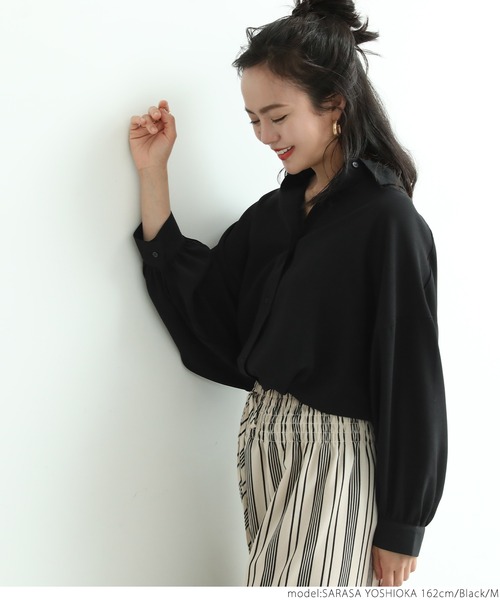 coca(coca)(コカ)の「とろみドルマンシャツ(シャツ/ブラウス・レディース・ホワイト/ブラック/カーキ・M/L)」の16枚目の写真