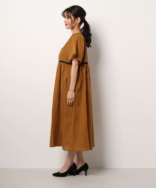 Samansa Mos2（サマンサ モスモス）の「前後着パイピングワンピース（ワンピース・レディース・キャメル/キナリ/チャコール/ブラック・ﾌﾘ-）」の9枚目の写真