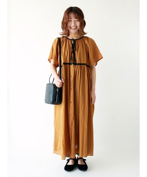 Samansa Mos2（サマンサ モスモス）の「前後着パイピングワンピース（ワンピース・レディース・キャメル/キナリ/チャコール/ブラック・ﾌﾘ-）」の4枚目の写真