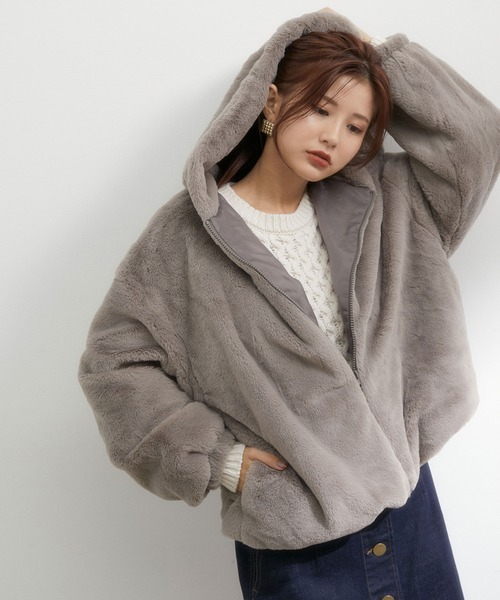 vis-`a-vis（ビサビ）の「【WEB限定】ふわっとボリューミー、フード付きファーブルゾン（ブルゾン・レディース・キナリ/ブラウン/ベージュ・FREE）」の6枚目の写真