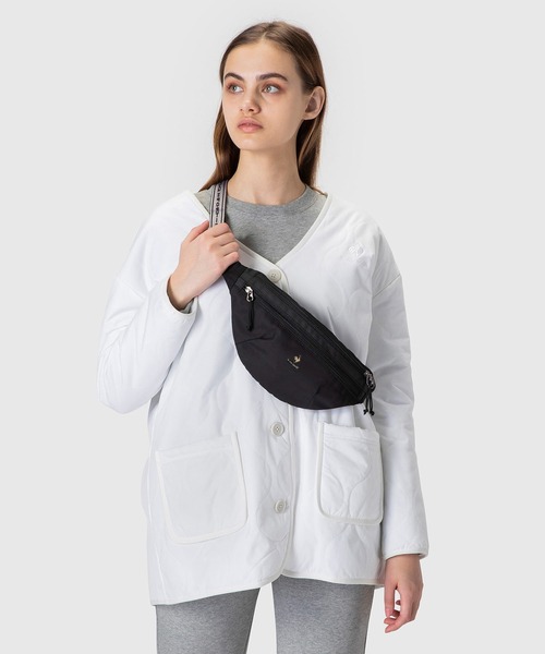 le coq sportif(ルコックスポルティフ)の「スポーツ メンズ レディース ユニセックス ボディバッグ 小物 バッグ アクセサリー カジュアル トレーニングウエア スポーツウエア(ボディバッグ/ウエストポーチ・メンズ・ベージュ/ブラック・F)」の2枚目の写真