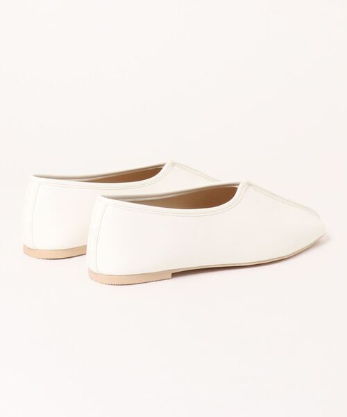 LILY BROWN（リリーブラウン）の「パイピングシューズ（パンプス・レディース・ブラック/ブラウン/アイボリー・LARGE/SMALL/MEDIUM）」の4枚目の写真