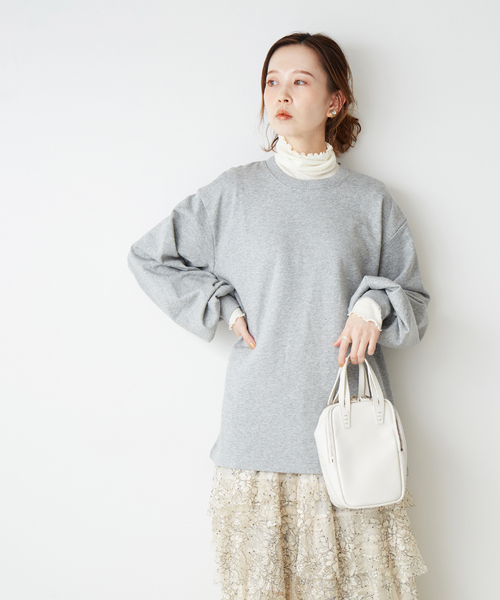 IENA(イエナ)の「ミニ裏毛ボリュームスリーブプルオーバー◆(Tシャツ/カットソー・レディース・ライトグレー/ブラック/アイボリー・FREE)」の3枚目の写真