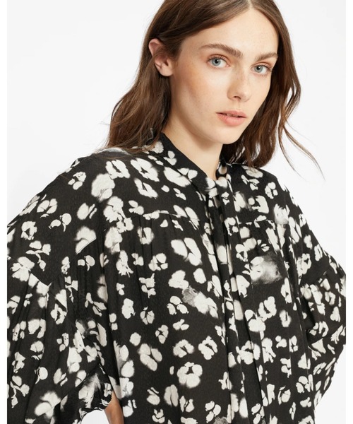 Ted Baker(テッドベーカー)の「WILMY フラワープリント ロングドレス(ワンピース・レディース・ブラック・2/1/3/0)」の7枚目の写真