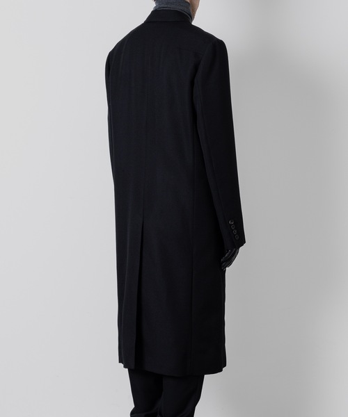ato（アトウ）の「asymmetrically buttoned chesterfield coat（チェスターコート・メンズ・ブラック/ネイビー・44/46/48）」の18枚目の写真