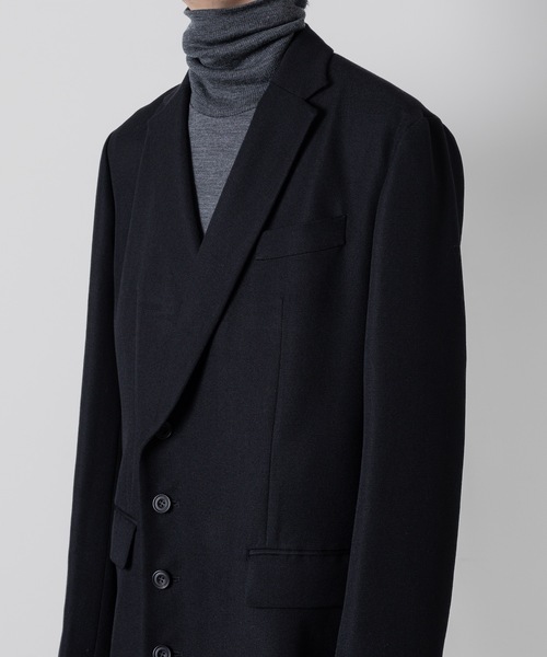 ato（アトウ）の「asymmetrically buttoned chesterfield coat（チェスターコート・メンズ・ブラック/ネイビー・44/46/48）」の17枚目の写真
