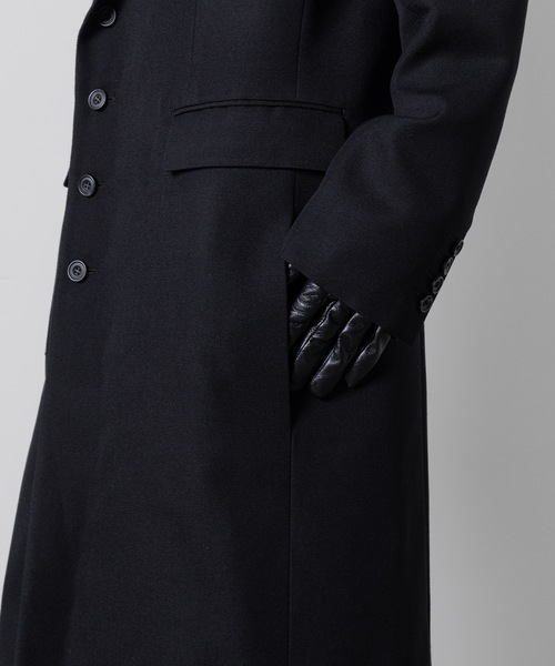 ato（アトウ）の「asymmetrically buttoned chesterfield coat（チェスターコート・メンズ・ブラック/ネイビー・44/46/48）」の14枚目の写真