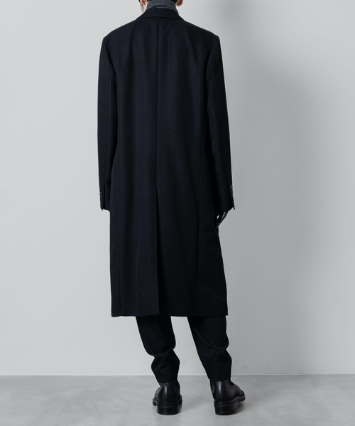ato（アトウ）の「asymmetrically buttoned chesterfield coat（チェスターコート・メンズ・ブラック/ネイビー・44/46/48）」の10枚目の写真