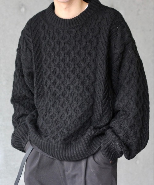 y/m by れぽすけ(イムバイレポスケ)の「アランケーブルニット(ニット/セーター・メンズ・オフホワイト/ブラック・MEDIUM/LARGE)」の1枚目の写真