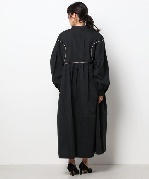 MODE ROBE(モードローブ)の「バイカラーステッチウエストタックワンピース(ワンピース・レディース・ブラック/ベージュ・FREE)」の9枚目の写真