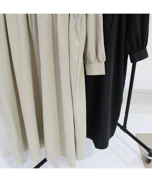 MODE ROBE(モードローブ)の「バイカラーステッチウエストタックワンピース(ワンピース・レディース・ブラック/ベージュ・FREE)」の7枚目の写真