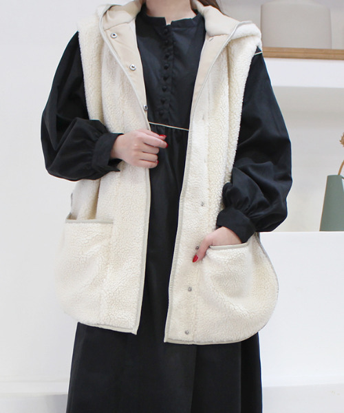 MODE ROBE(モードローブ)の「バイカラーステッチウエストタックワンピース(ワンピース・レディース・ブラック/ベージュ・FREE)」の21枚目の写真
