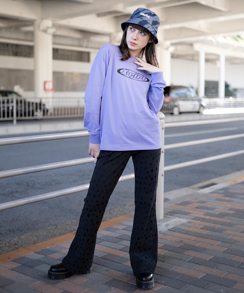 X-girl(エックスガール)の「TIE DYE BUCKET HAT(ハット・レディース・ホワイト/ブラック/ピンク・ONE SIZE)」の4枚目の写真