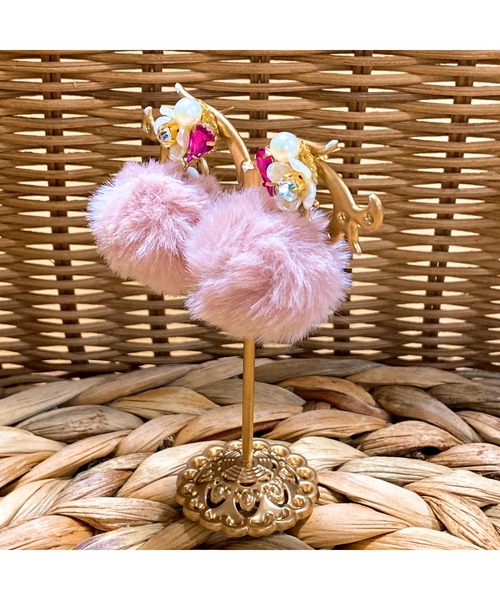 tone(トーン)の「【LoveAmooN】bijou×fur pinkflower (MA)(ピアス(両耳用)・レディース・ゴールド・FREE)」の4枚目の写真