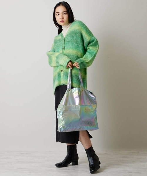 A de a.v.v(アードアー・ヴェ・ヴェ)の「オーロラトートバッグ(トートバッグ・レディース・ライトピンク/ホワイト/ライトブルー・38/39)」の12枚目の写真