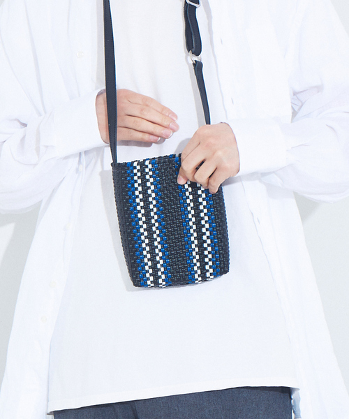 VARISISTA Global Studio（ヴァリジスタ グローバルスタジオ）の「【VARISISTA Global Studio 別注】メルカド スクエアショルダー（ショルダーバッグ・メンズ・ベージュ/ブラック/ブルー・フリー）」の6枚目の写真