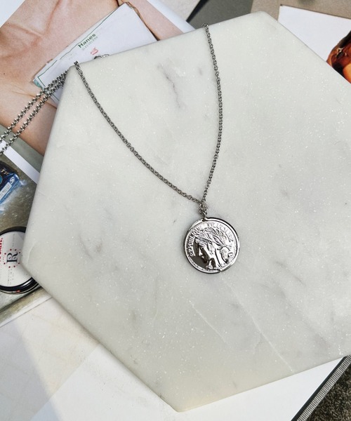 DouDou(ドゥドゥ)の「ロングコインネックレス(ネックレス・レディース・シルバー/ゴールド・FREE)」の1枚目の写真