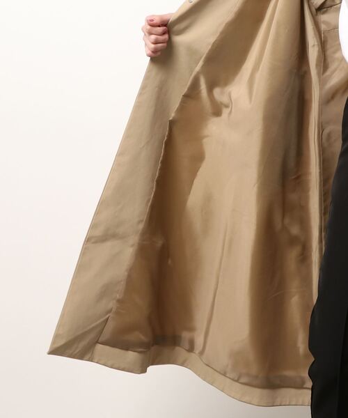 MARECHAL TERRE（マルシャルテル）の「【MARECHAL TERRE/マルシャルテル】バックチュールフリルデザインコート（トレンチコート・レディース・ベージュ/グリーン・38）」の3枚目の写真