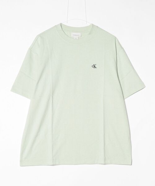 Calvin Klein Jeans（カルヴァンクラインジーンズ）の「【ユニセックス】アーカイブロゴ リラックスクルーネック Tシャツ[JUNG KOOK / ジョングク着用商品]（Tシャツ/カットソー・メンズ・ホワイト/ブラック/ベージュ/グレー/レッド/ブルー/ライトグレー/ホワイト系/ブラック系/ベージュ系/カーキブラウン/ダークブルー/ブルー系その他2/ブルー系その他3/ブラック系その他/ホワイト系その他2/グレイッシュブルー/サンドベージュ/ベージュ系その他3/ライトグリーン・S/M/L/XL/XS）」の14枚目の写真