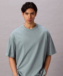 Calvin Klein Jeans（カルヴァンクラインジーンズ）の「【ユニセックス】アーカイブロゴ リラックスクルーネック Tシャツ[JUNG KOOK / ジョングク着用商品]（Tシャツ/カットソー）」