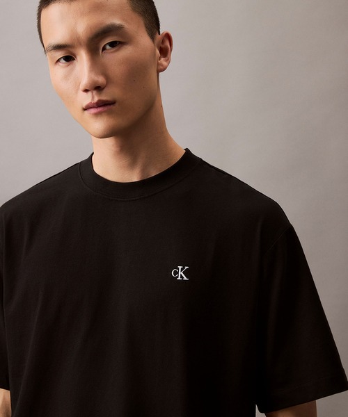   アーカイブロゴ リラックスクルーネックTシャツ ユニセックス】アーカイブロゴ リラックスクルーネック Tシャツ