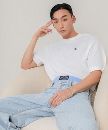 Calvin Klein Jeans（カルヴァンクラインジーンズ）の「【ユニセックス】アーカイブロゴ リラックスクルーネック Tシャツ（Tシャツ/カットソー）」