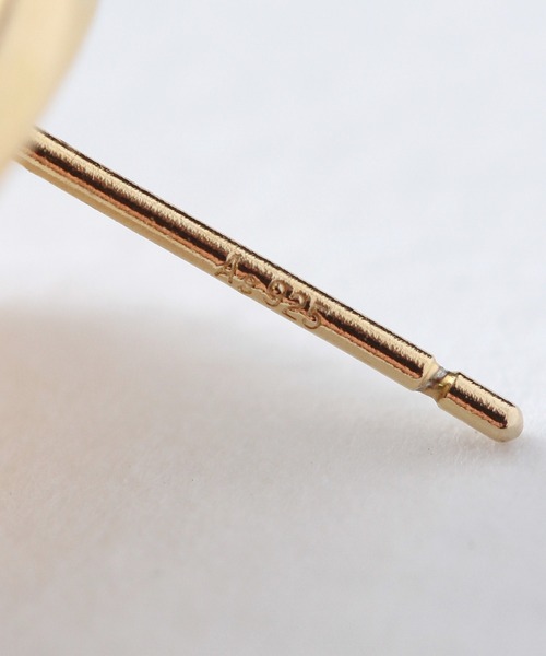 NOIR DE POUPEE(ノワールドプーペ)の「silver925 ボリュームビロードテクスチャー スタッドピアス (ニッケルフリー)(ピアス(両耳用)・レディース・ゴールド・FREE)」の5枚目の写真