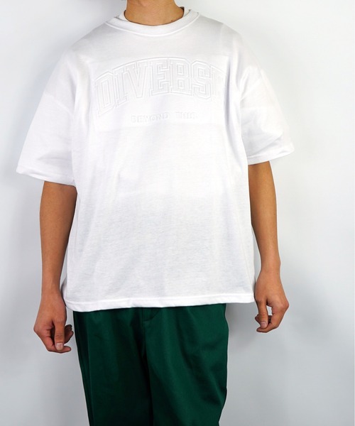 Burner(バーナー)の「【GROOVY STORE】エンボス ロゴ ビッグシルエット Tシャツ UVカット 吸水速乾 COOL&DRY(Tシャツ/カットソー・メンズ・ブラック/ブルー/ホワイト/ベージュ・LL/M/L)」の5枚目の写真